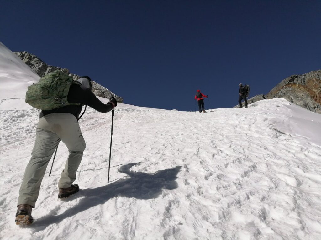 EBC, Chola Pass, Gokyo and Renjo La Pass Trek Big Sky Treks EBC, Chola Pass, Gokyo and Renjo La Pass Trek